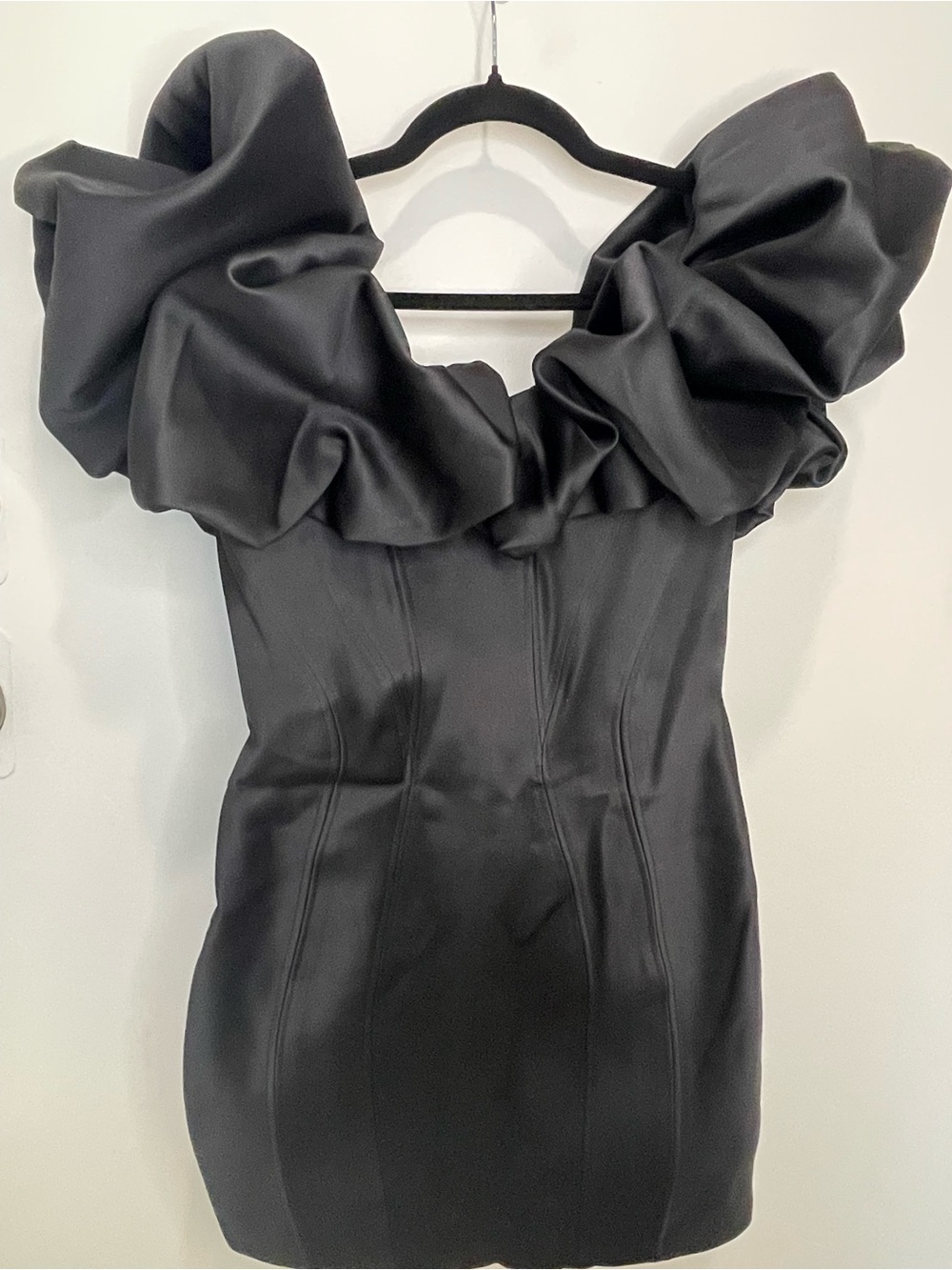 Selena Puff Shoulder Satin Dress - House of CB - size XS - new w/o tags - Picture 5 of 6
